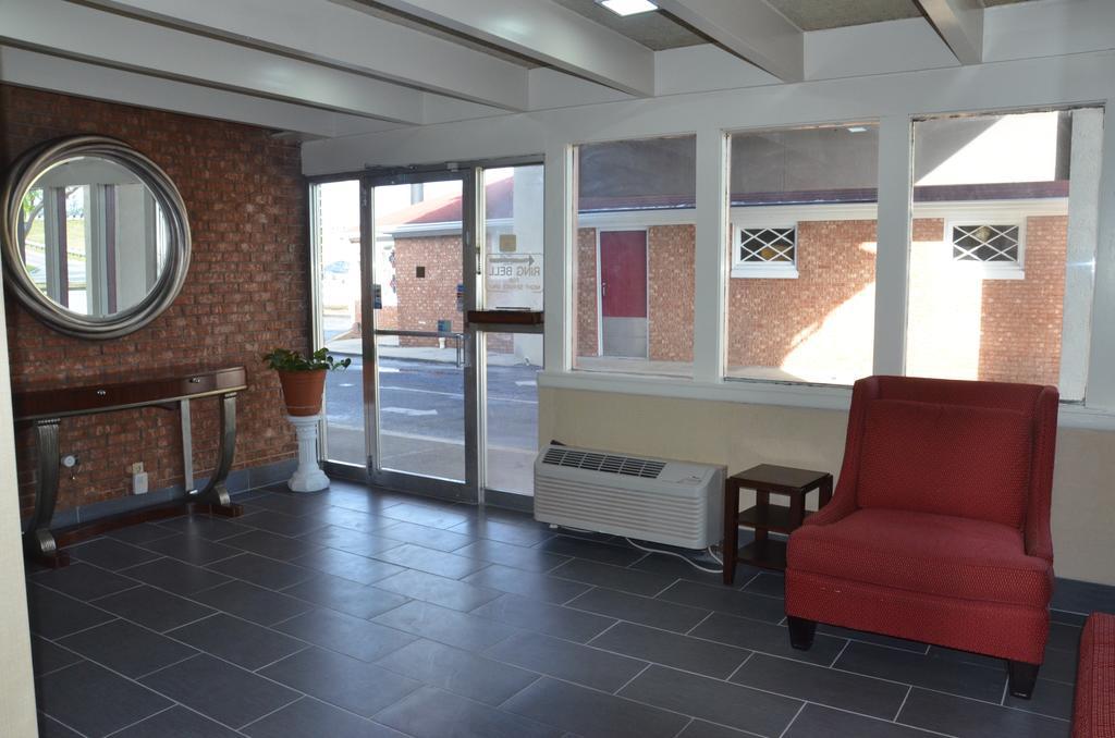 Americas Best Value Inn Augusta Historic Downtown מראה חיצוני תמונה