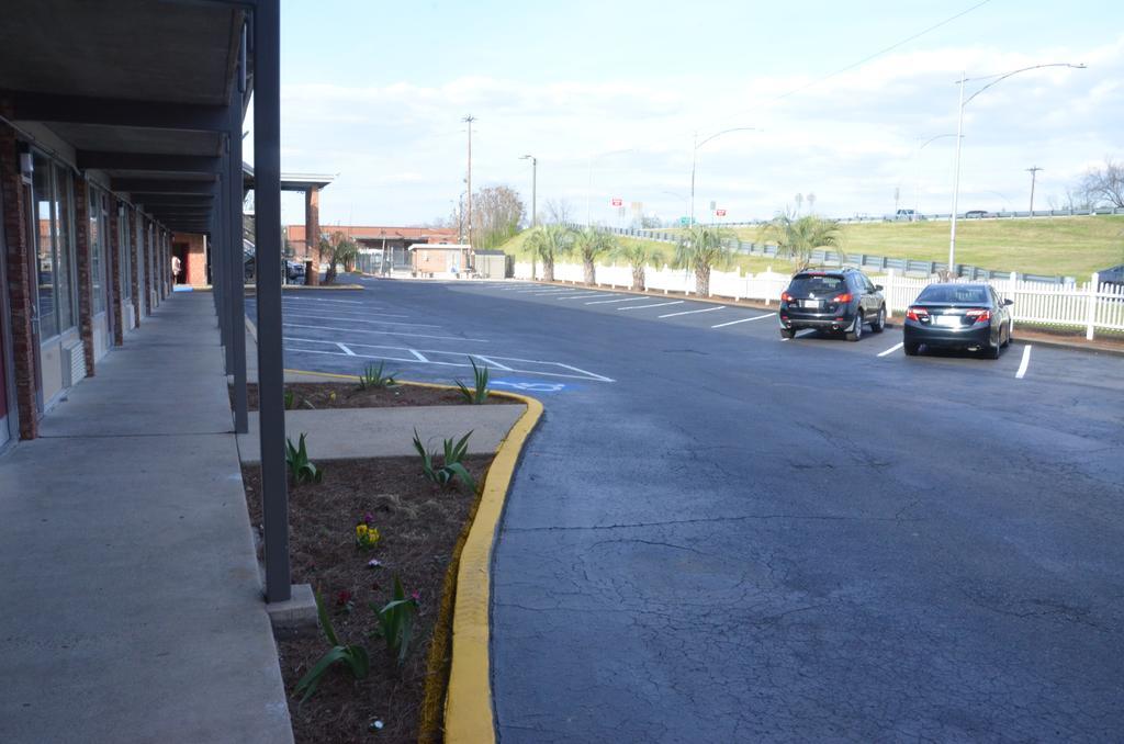 Americas Best Value Inn Augusta Historic Downtown מראה חיצוני תמונה