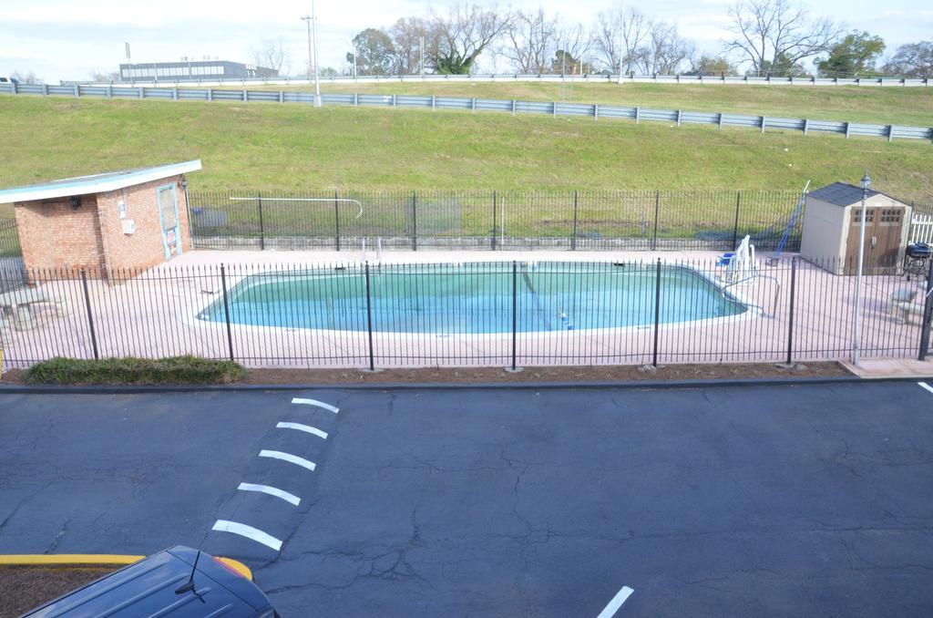 Americas Best Value Inn Augusta Historic Downtown מראה חיצוני תמונה