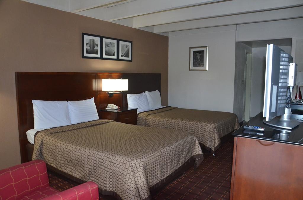 Americas Best Value Inn Augusta Historic Downtown מראה חיצוני תמונה