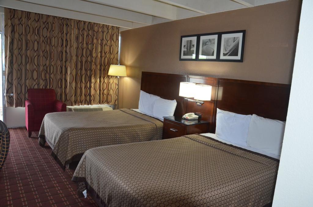 Americas Best Value Inn Augusta Historic Downtown מראה חיצוני תמונה