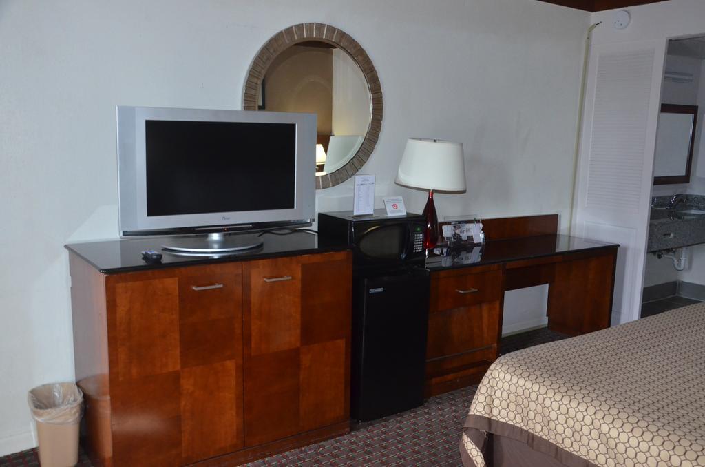 Americas Best Value Inn Augusta Historic Downtown מראה חיצוני תמונה