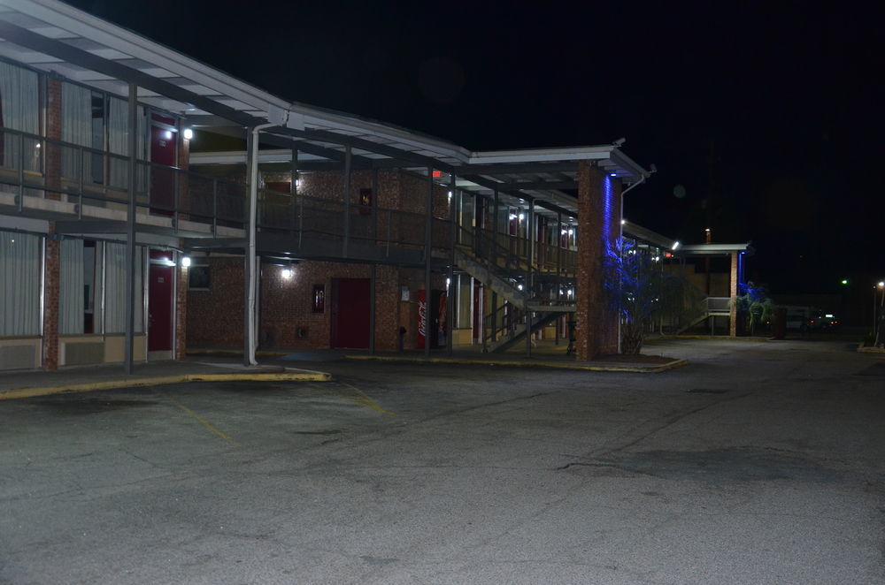 Americas Best Value Inn Augusta Historic Downtown מראה חיצוני תמונה
