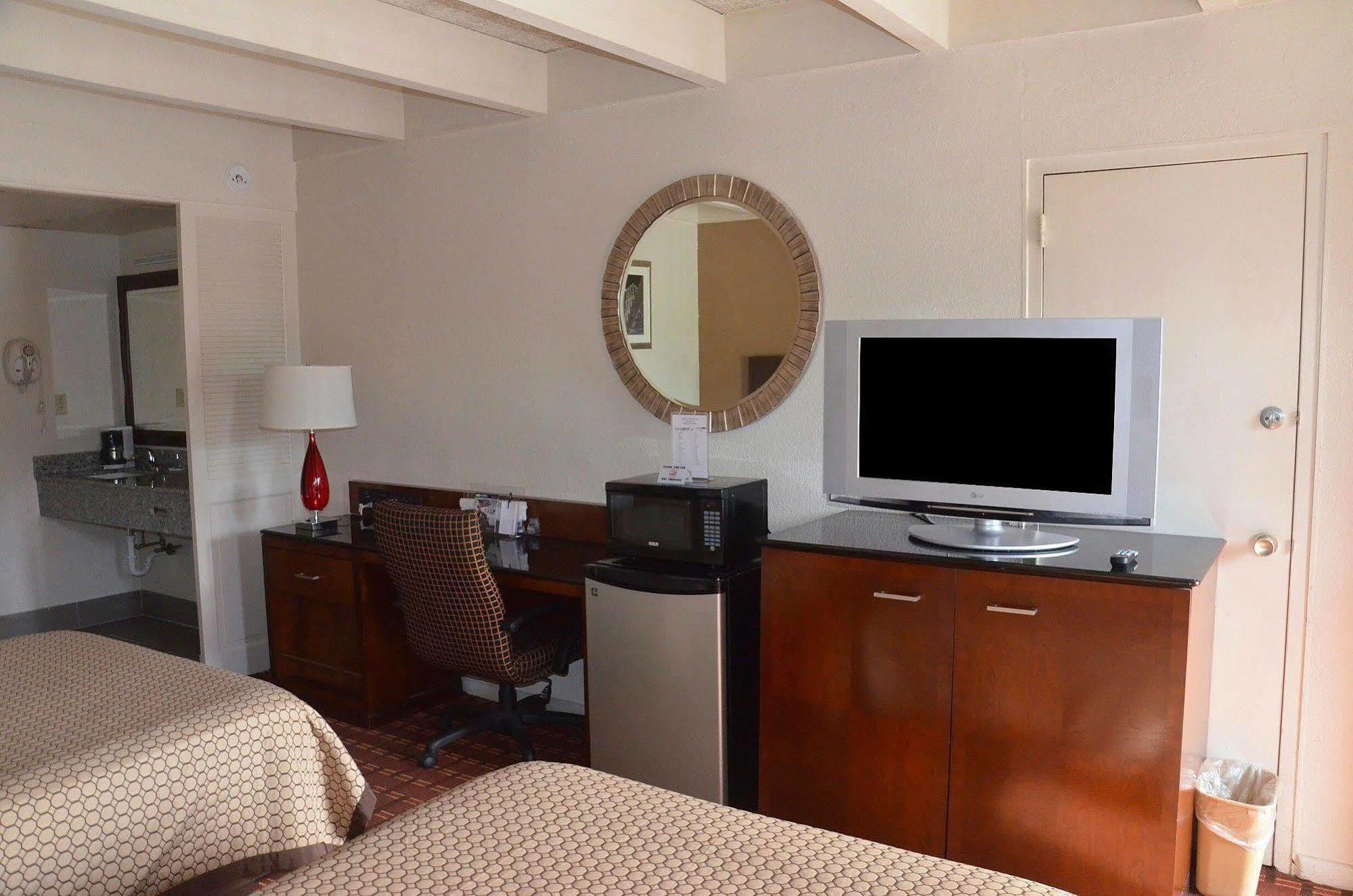 Americas Best Value Inn Augusta Historic Downtown מראה חיצוני תמונה